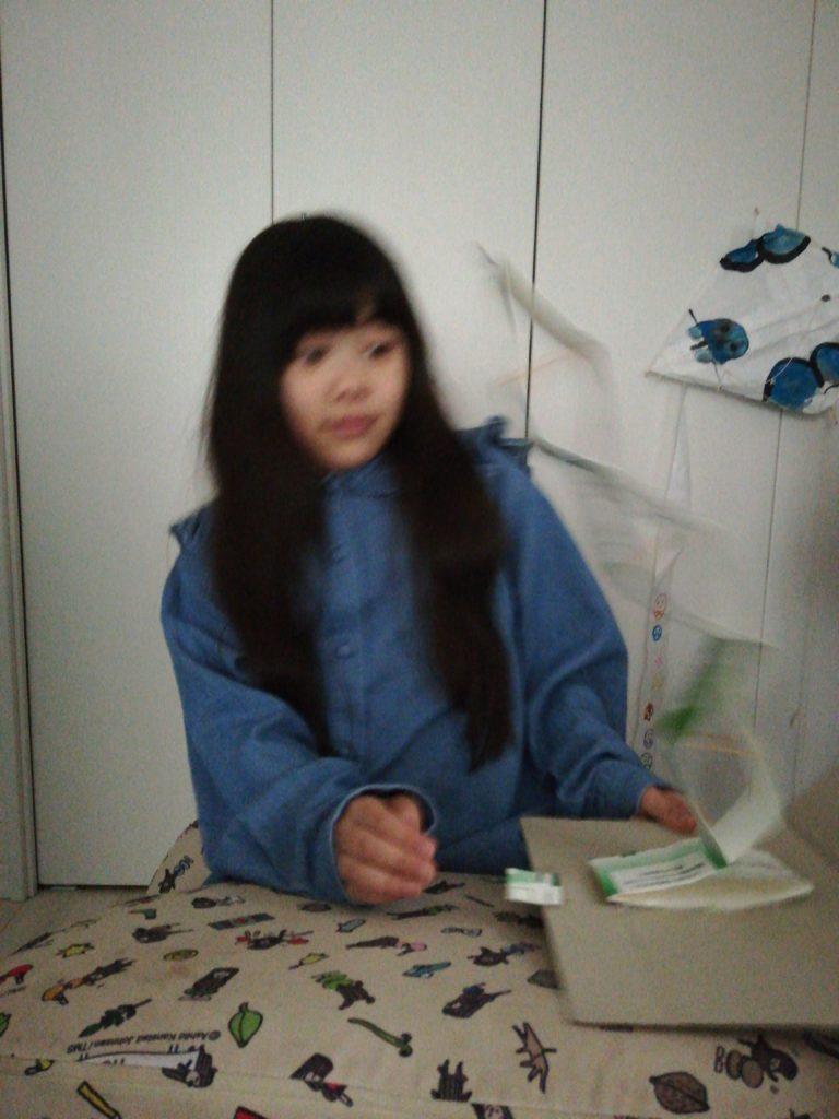 カードからヘビ登場