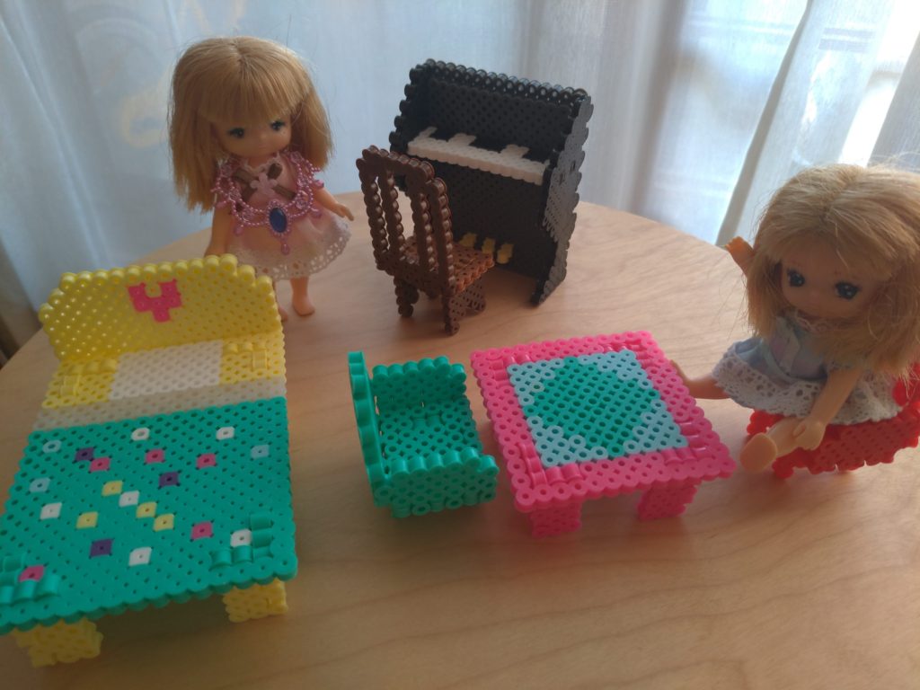 アイロンビーズで家具作り