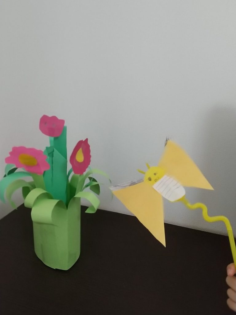 チューリップとちょうちょ