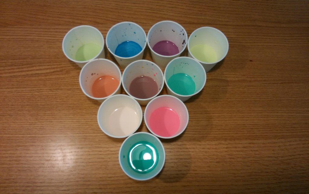 色とりどりの水