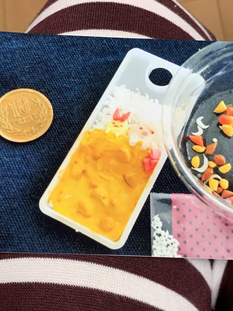 紙粘土でキーホルダー（6年の時の作品）