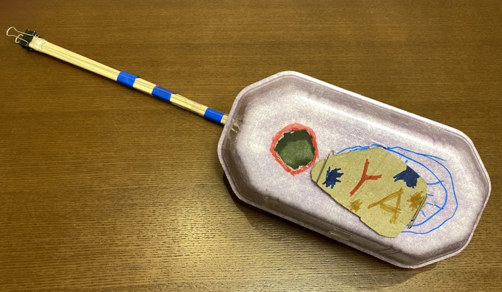 ピックも飾れる1弦ギター