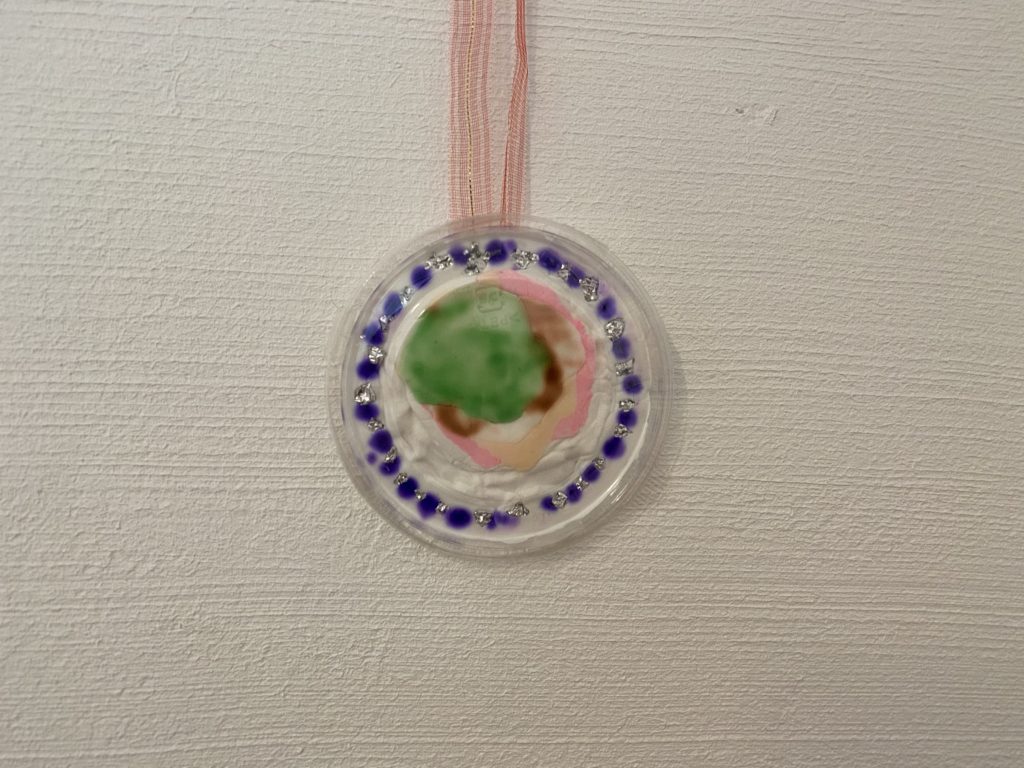 ウキウキえがおのももちゃんのメダル