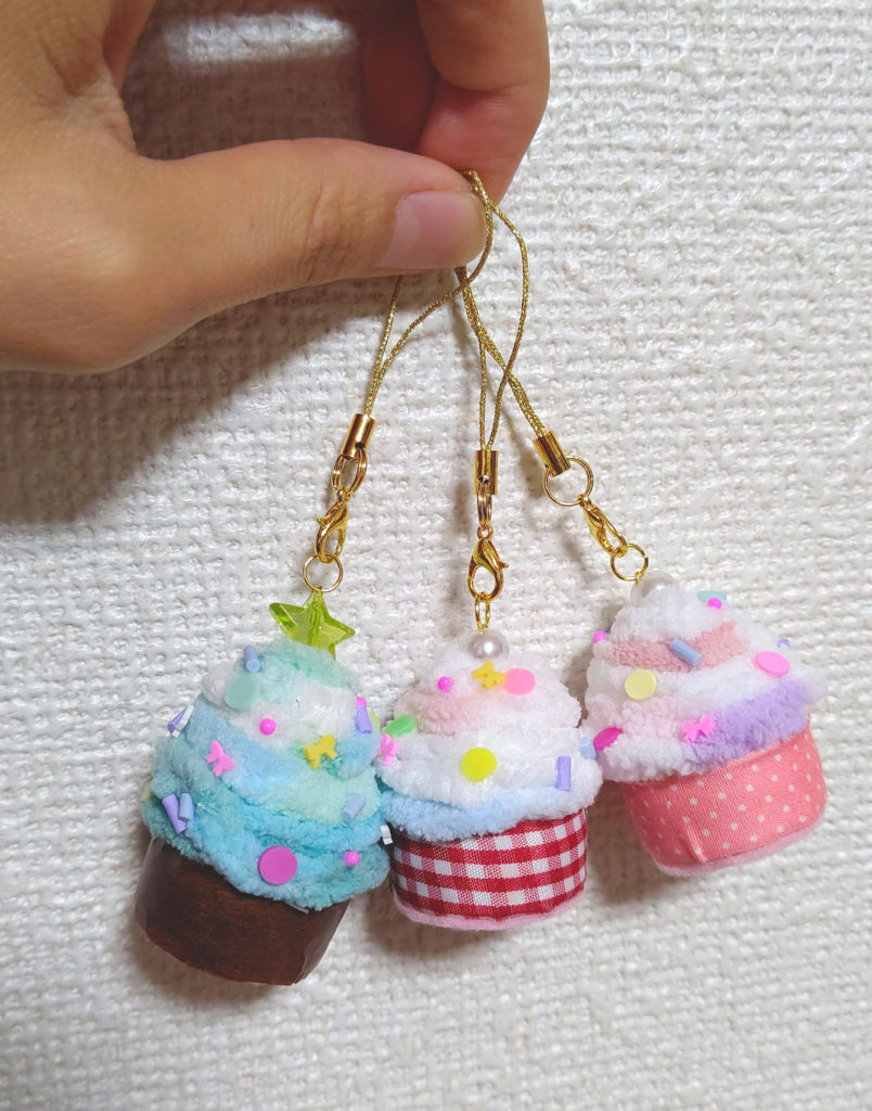 【動画あり】ミニカップケーキのチャーム✨ 【動画あり】ミニカップケーキのチャーム✨