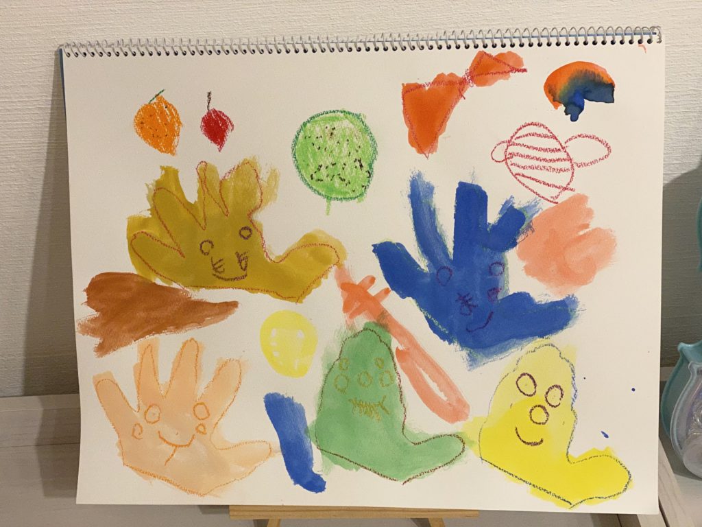 寒くなったお外でウキウキ笑顔のてぶくろちゃん