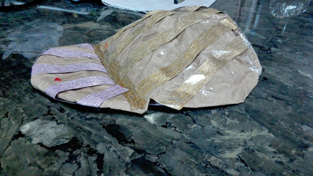 クラフト紙の帽子👒