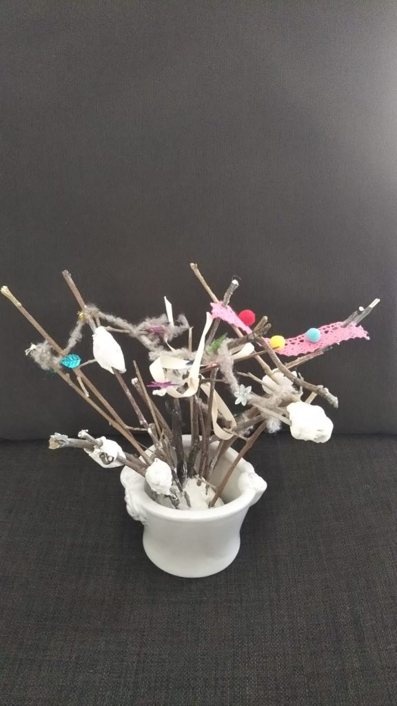 小枝のツリー(おどるこえだ)