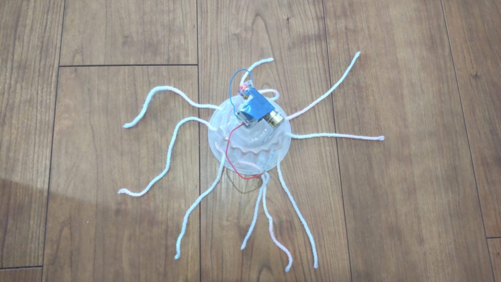 おそうじロボットになるイカ