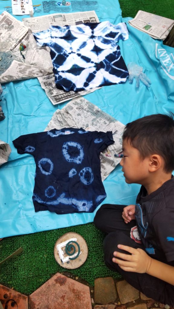 藍染めティシャツ