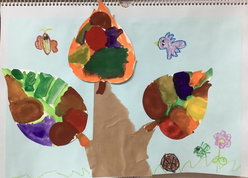 秋色葉っぱの木