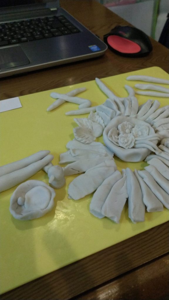 ねんどでお刺身盛り