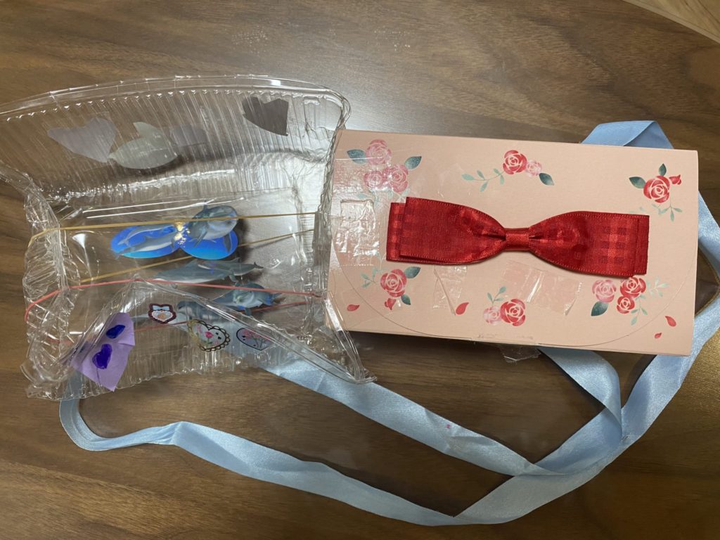 リボンつきギター