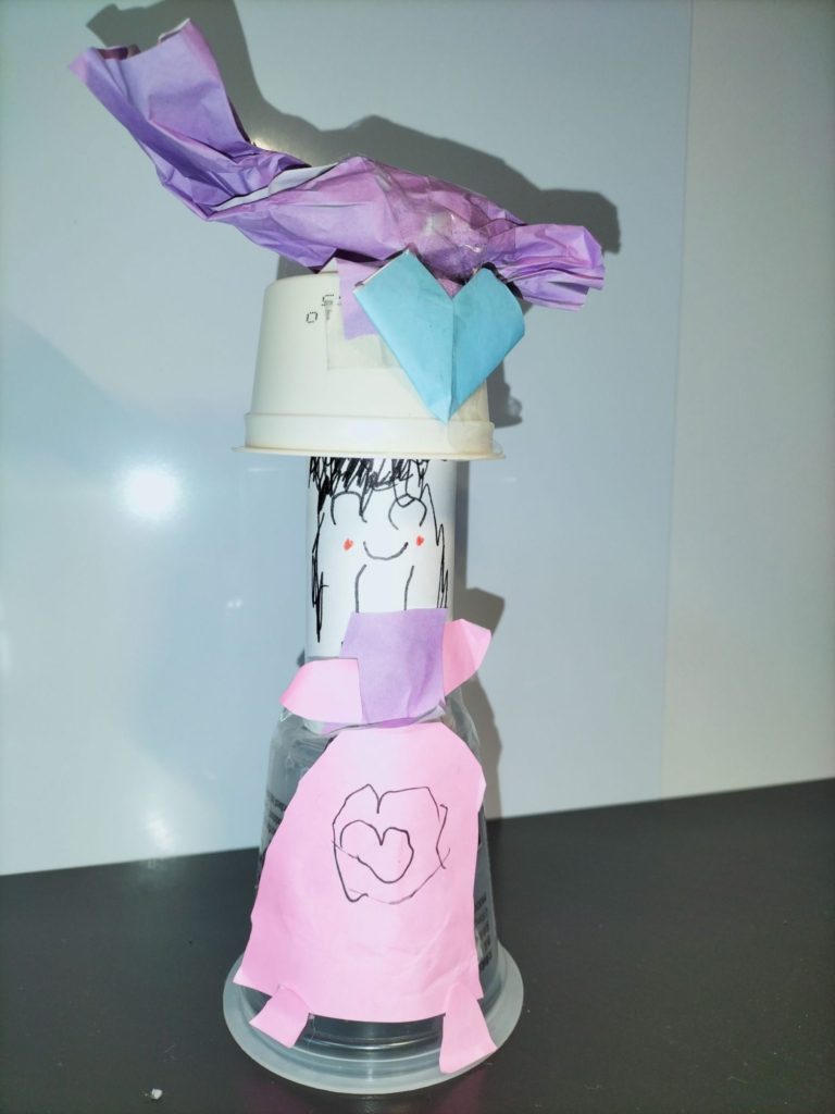 キャンディーぼうしのおんなのこ