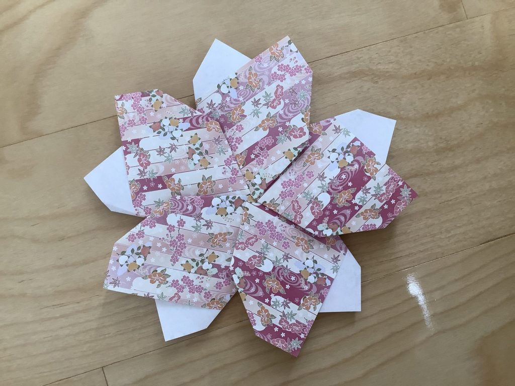 おりがみで桜をつくったよ！