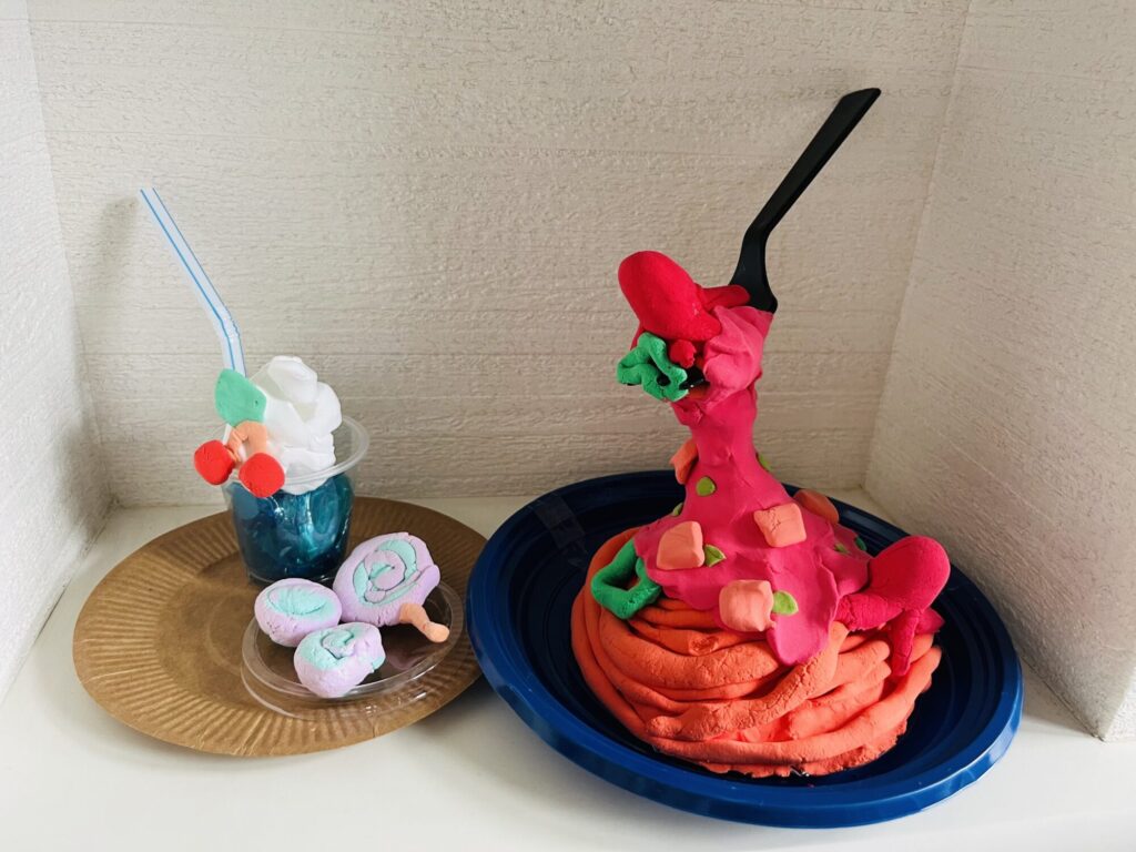 綺麗な色のキャンディとスパゲッティ