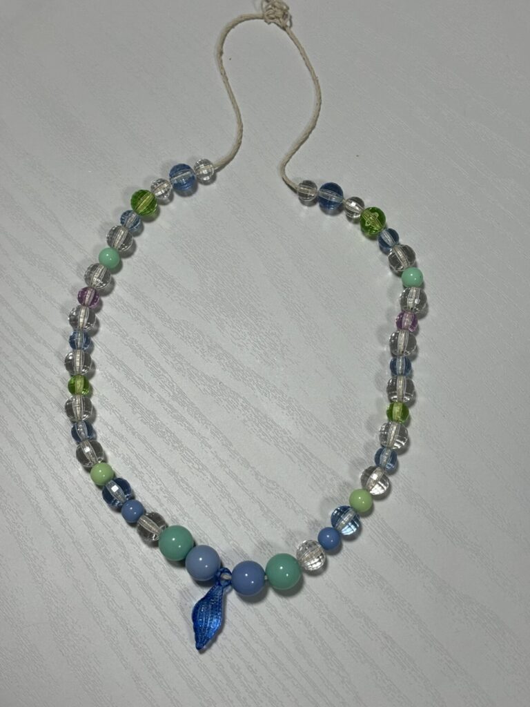 海のネックレス
