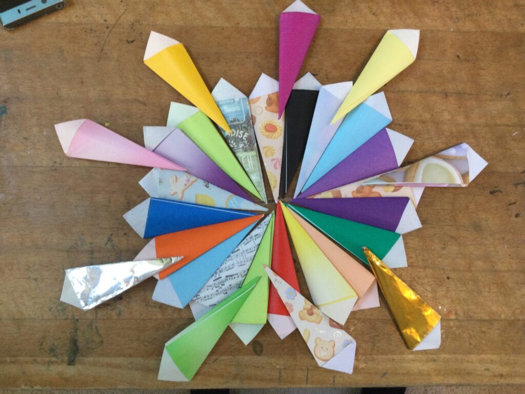 カラフル　折り紙爪