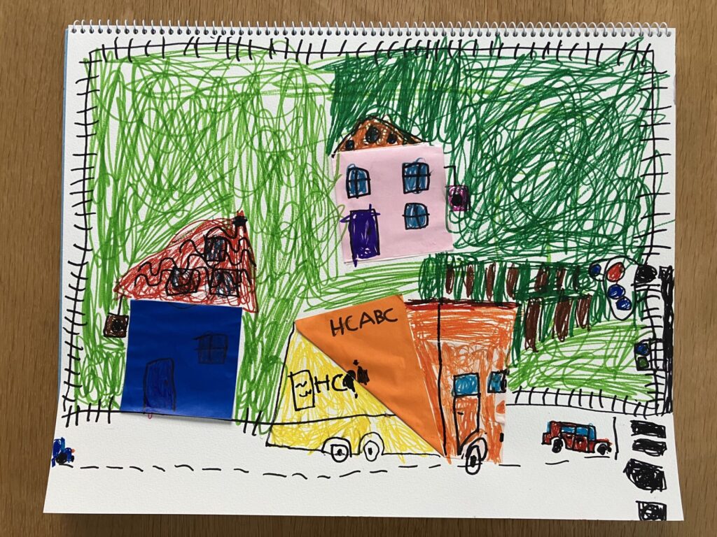 ビールを運ぶ車とおうち