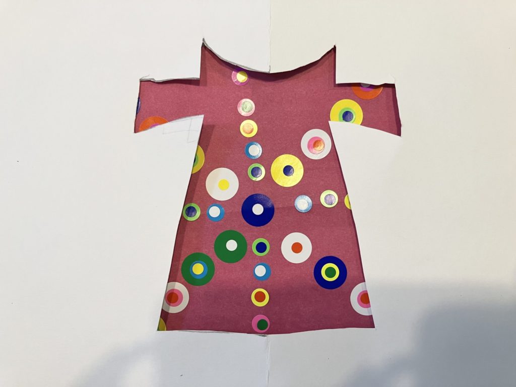 重ね模様のワンピース