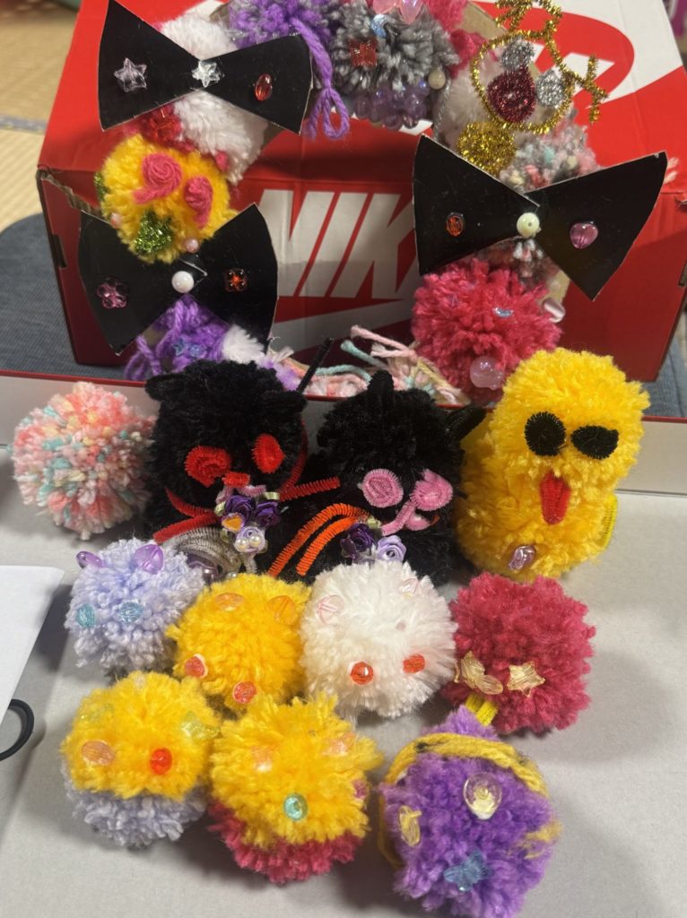 毛糸ポンポンでもふもふパーティー