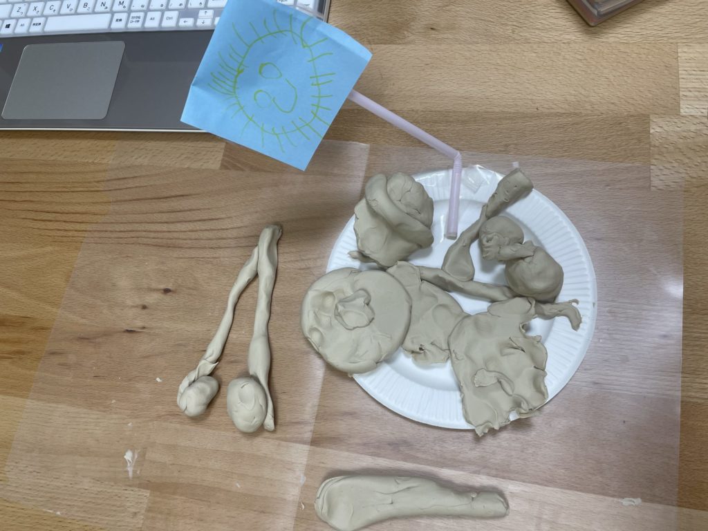 ギョウザとパンケーキのランチ（サクランボつき）