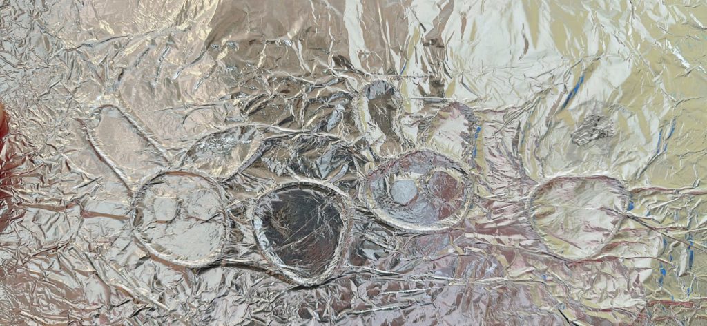 ウサギとイチゴ