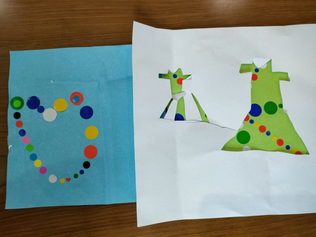 はなびらとゆきのワンピース