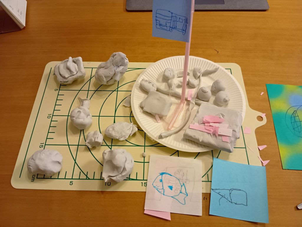 賑やかなレストラン