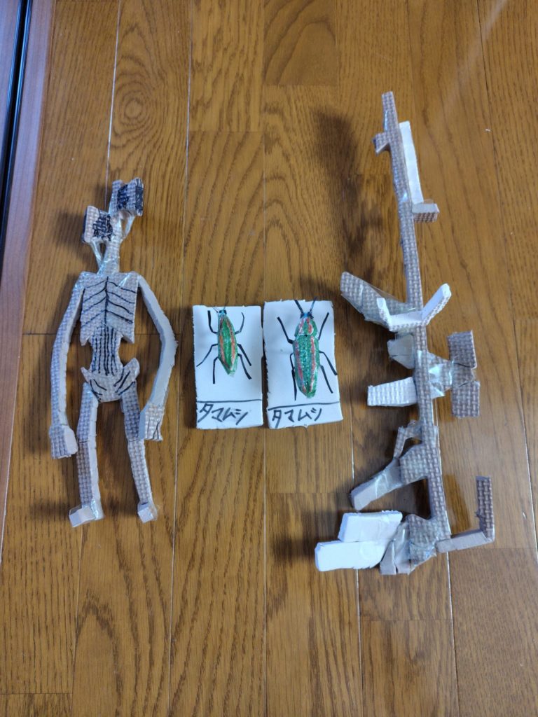 パネルマットでアート〜虫の標本は力作です〜