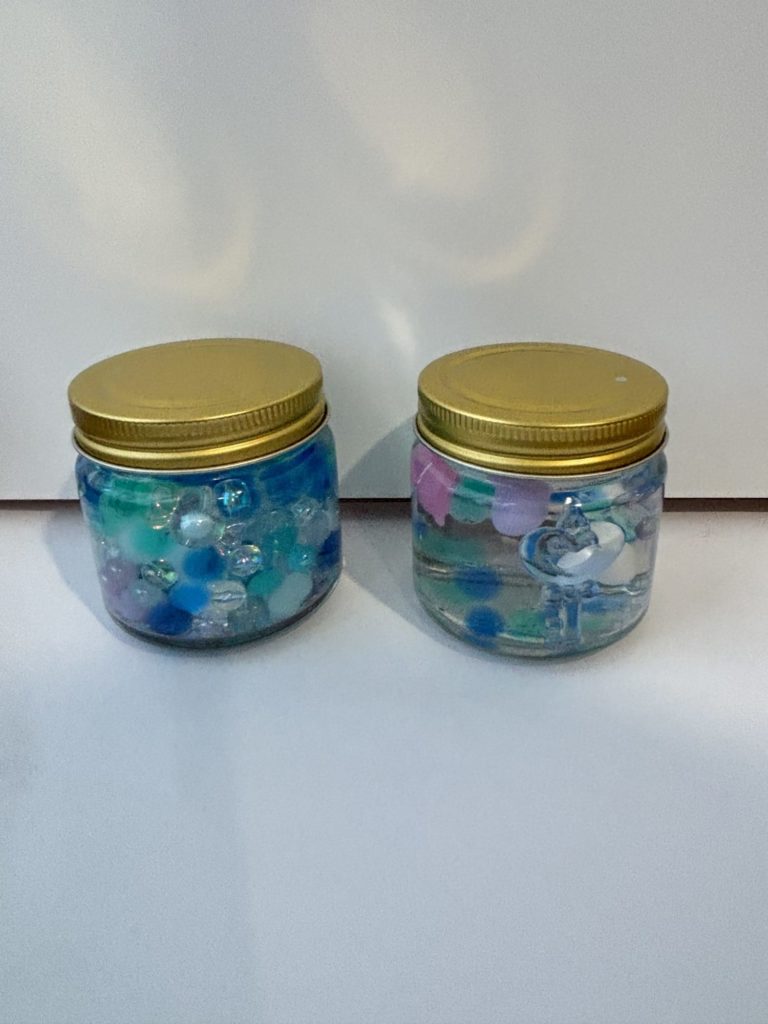 「ぷかりと浮いてる色んなのいっぱい」「マーメイド」