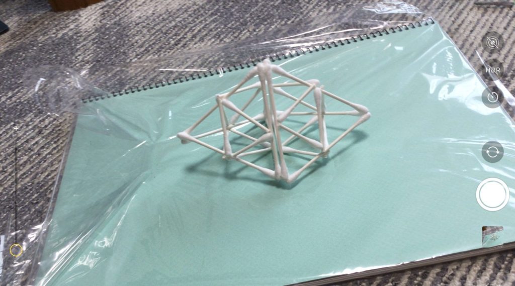 たくさんの小さな三角形