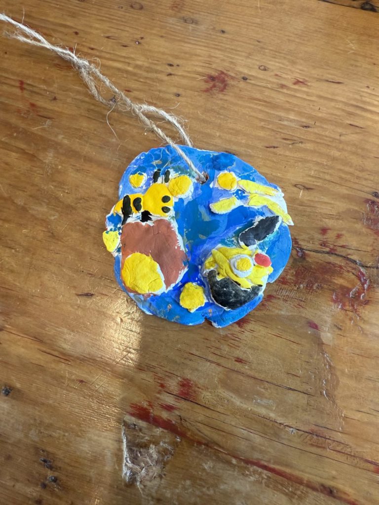 ラーメン屋に行くハチ🐝